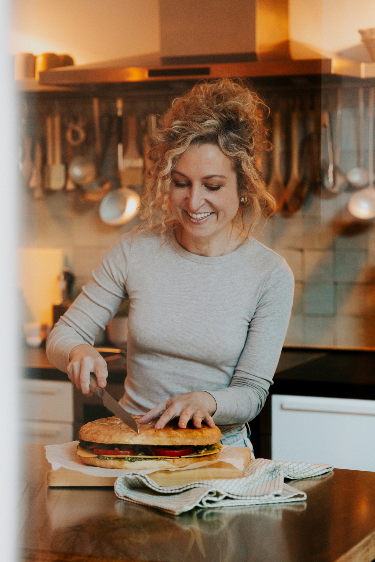 Djuna Moens :</br> Burger v&eacute;g&eacute;tarien &agrave; la cr&egrave;me de patate douce, &agrave; l&rsquo;avocat, au concombre et au Flandrien Rouge