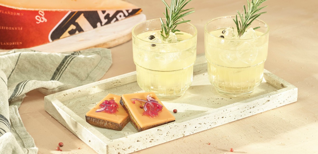 Mocktail rafra&icirc;chissant <br/>avec du croquant de pain d'&eacute;pice <br/>au fromage Flandrien Mi-Vieux